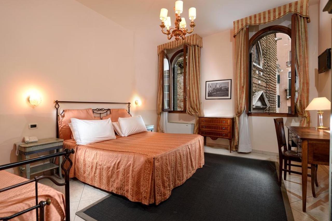 La Locandiera Venice Luaran gambar