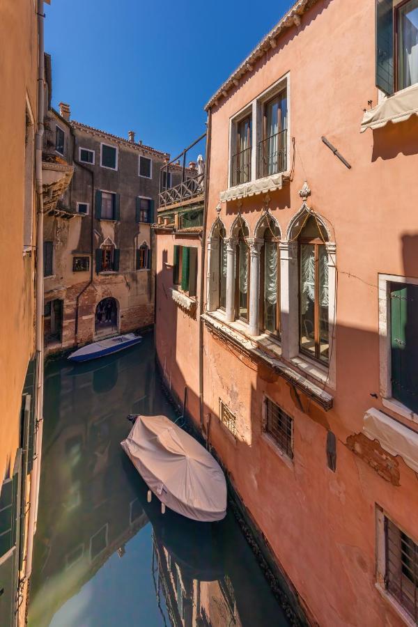 La Locandiera Venice Luaran gambar